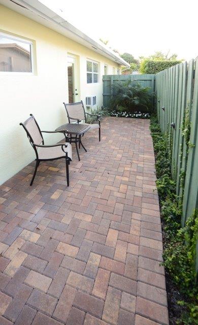 Paradise Vacation Suites - Terrace