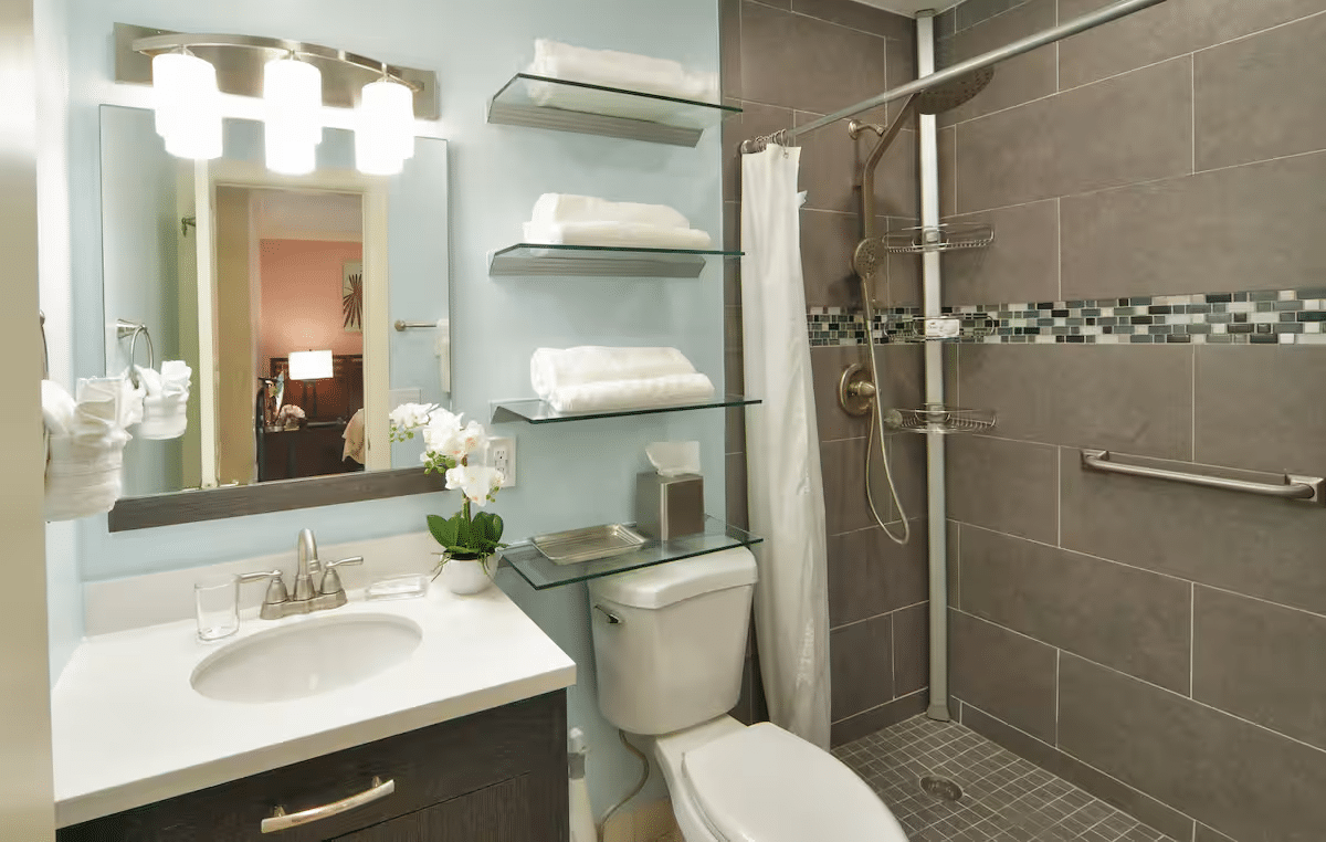 Paradise Vacation Suites - Bathroom