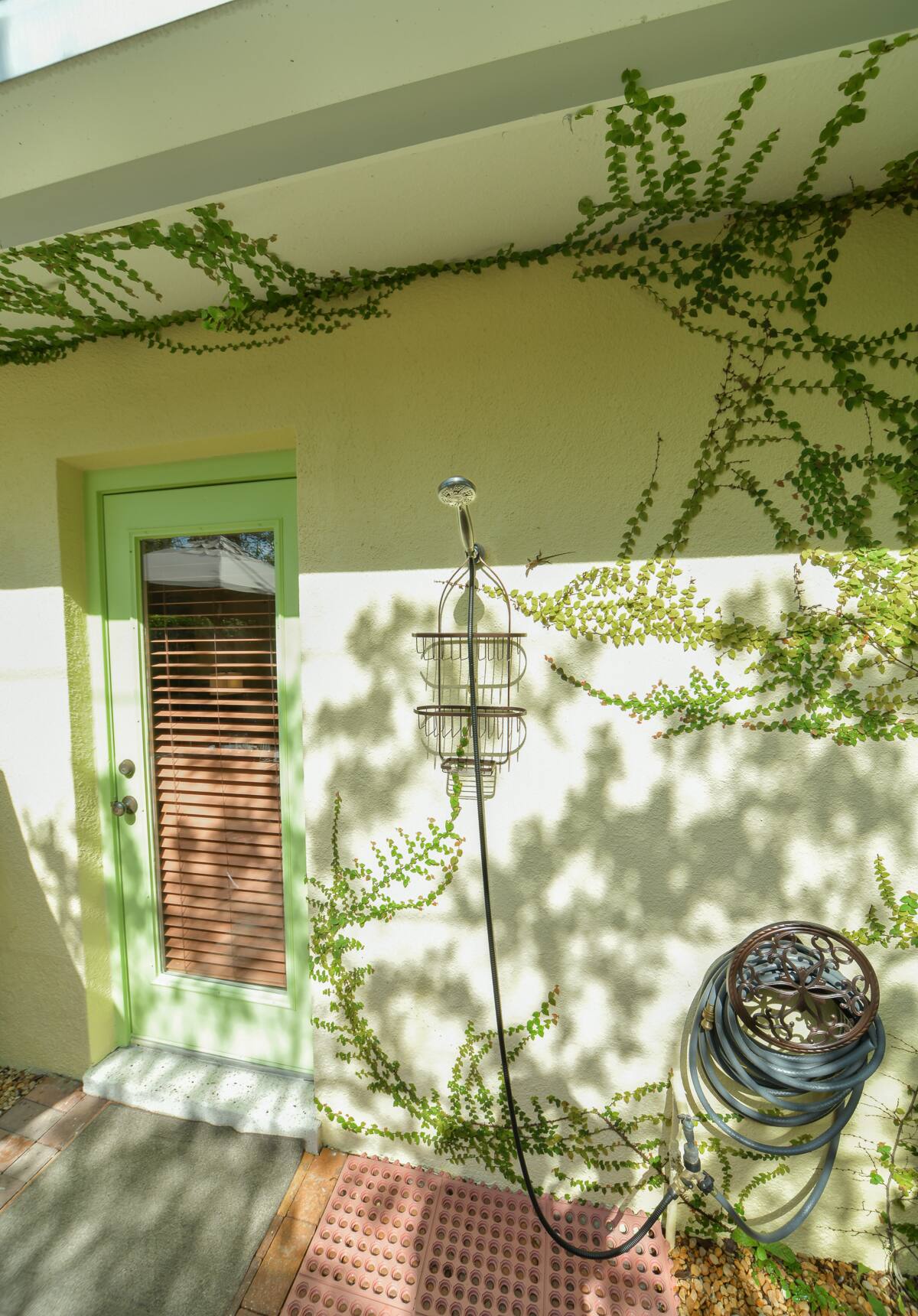 Paradise Vacation Suites - Garden