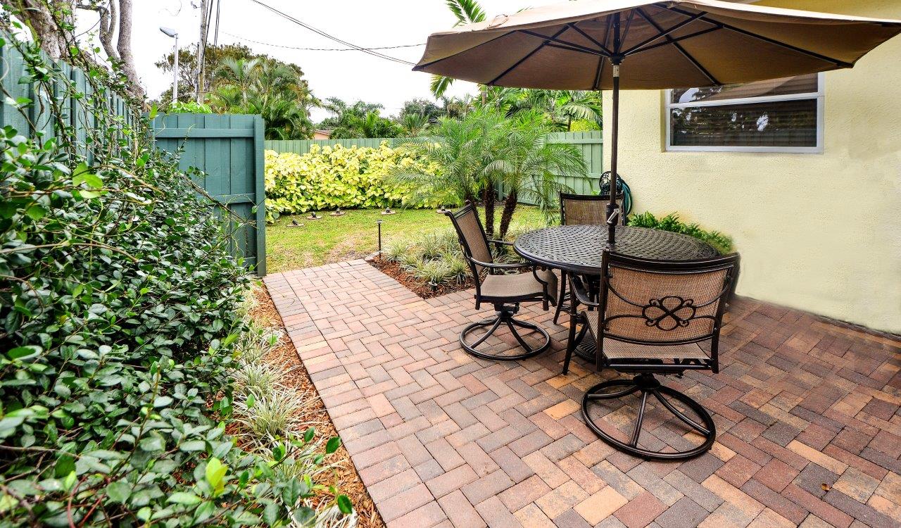 Paradise Vacation Suites - Terrace