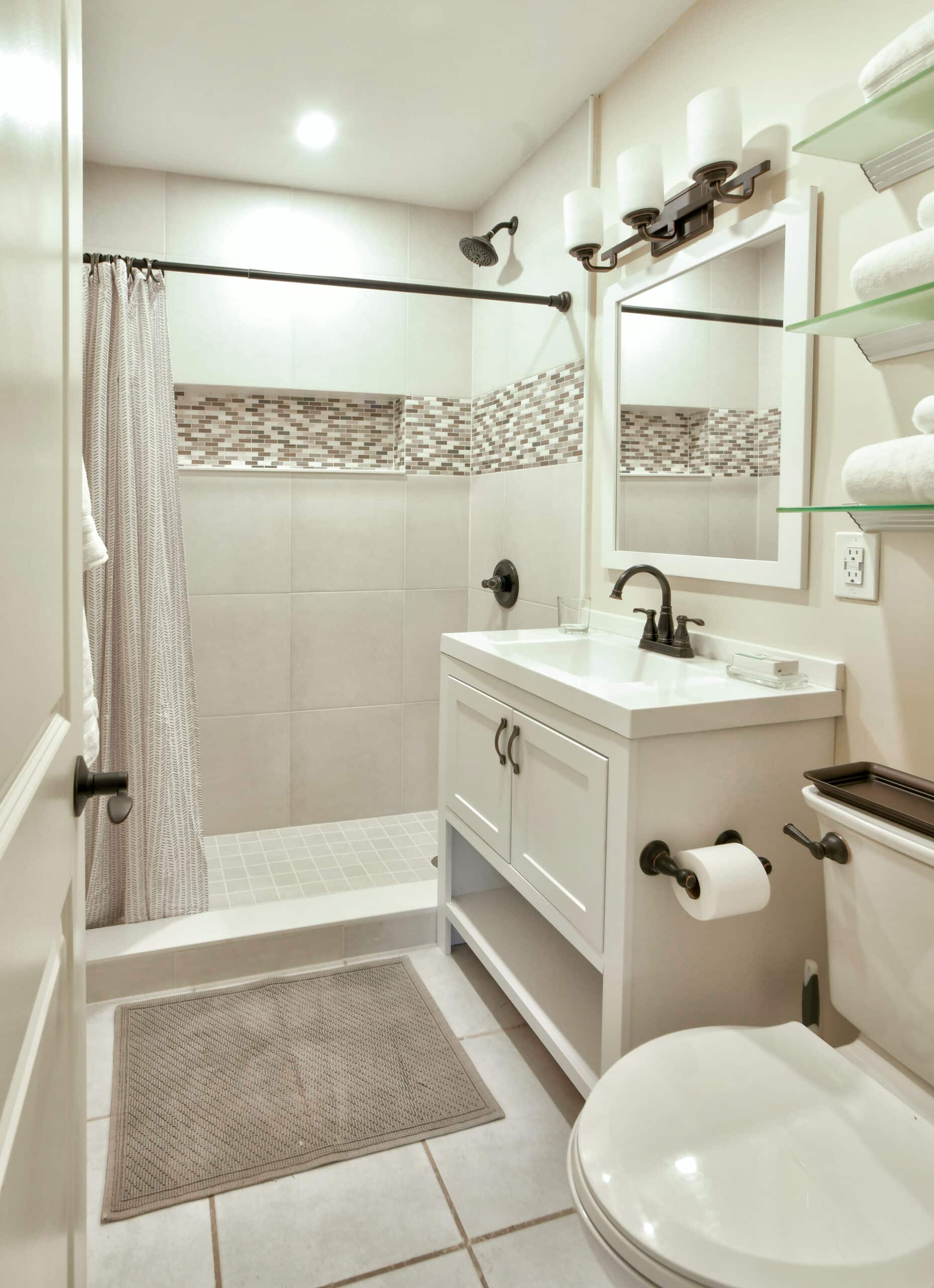 Paradise Vacation Suites - Bathroom