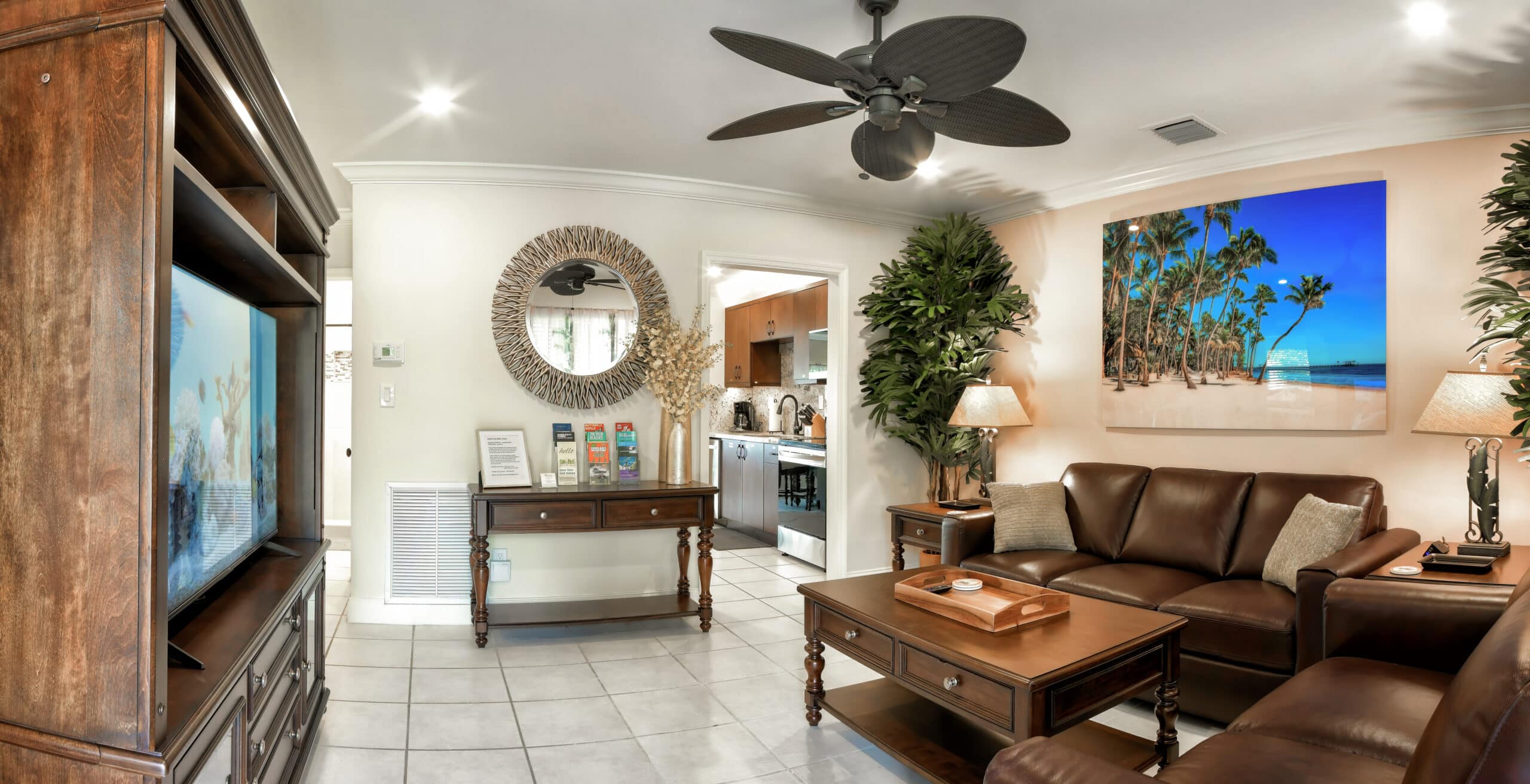 Paradise Vacation Suites - Living Room