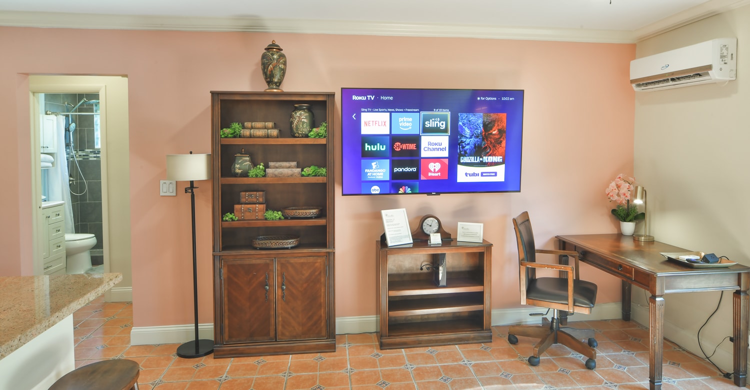 Paradise Vacation Suites - TV