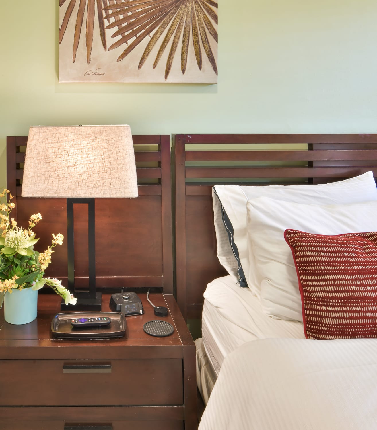Paradise Vacation Suites - Bedroom