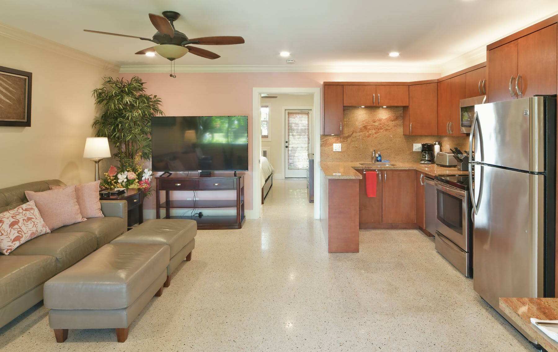 Paradise Vacation Suites - Kitchen Living Area