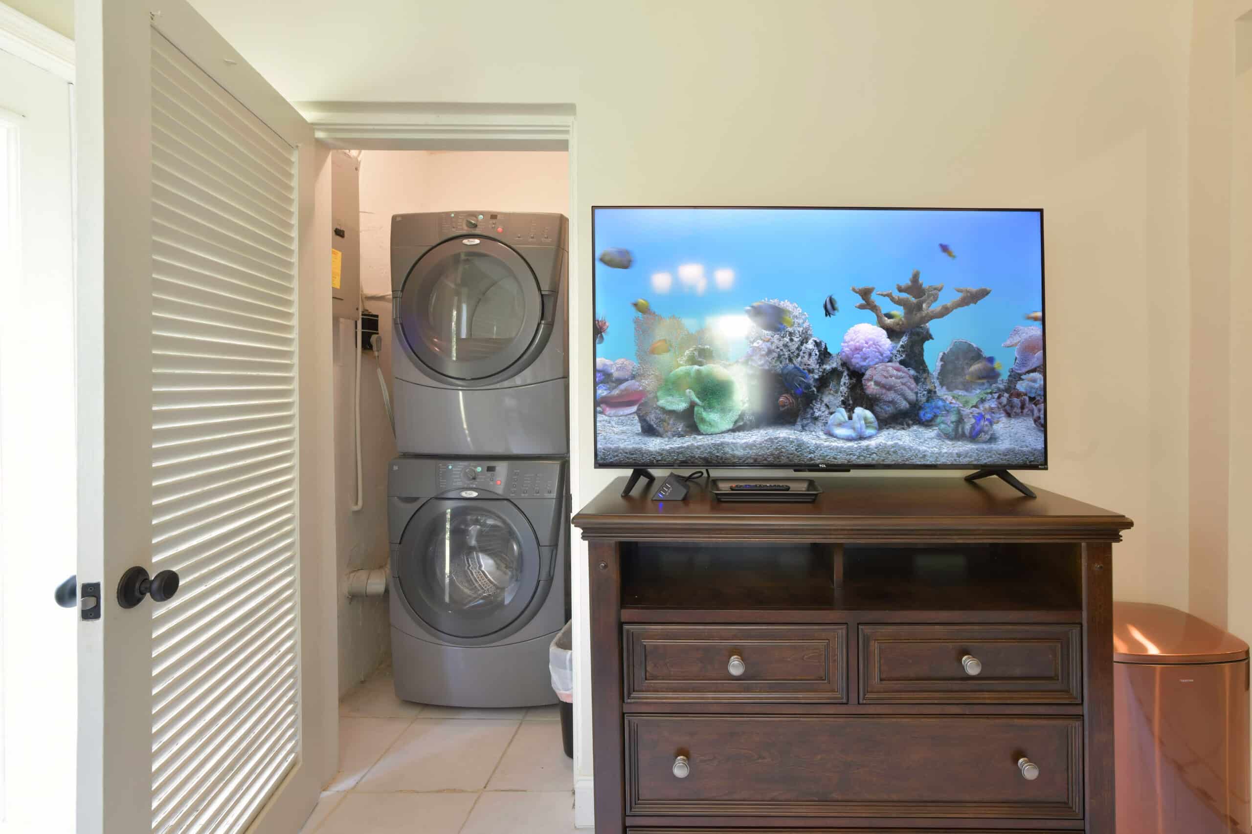 Paradise Vacation Suites - Washer Dryer
