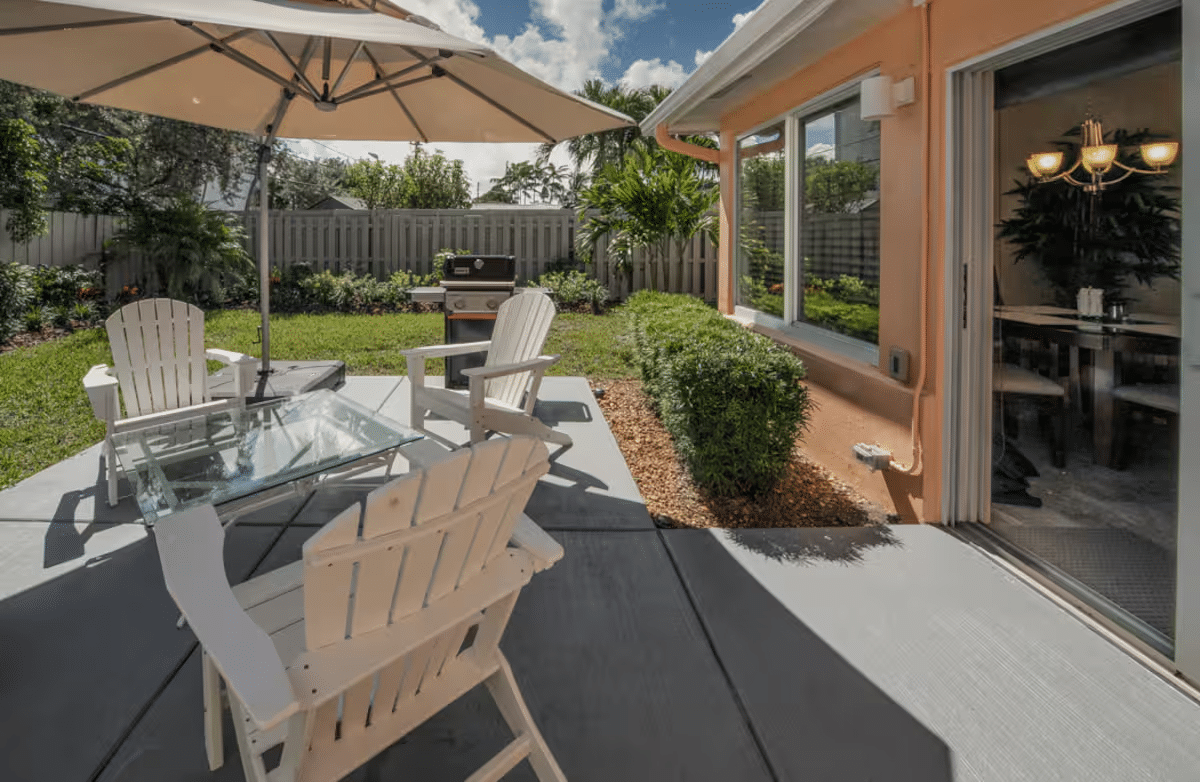 Paradise Vacation Suites - Terrace